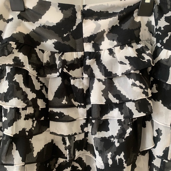 Express Ruffle Skirt - Picture 3 of 8